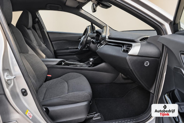 Toyota C-HR 1.8 Hybrid Dynamic | LED | Trekhaak | Camera | Stoelverwarming | All-seasons | Navi | Keyless |