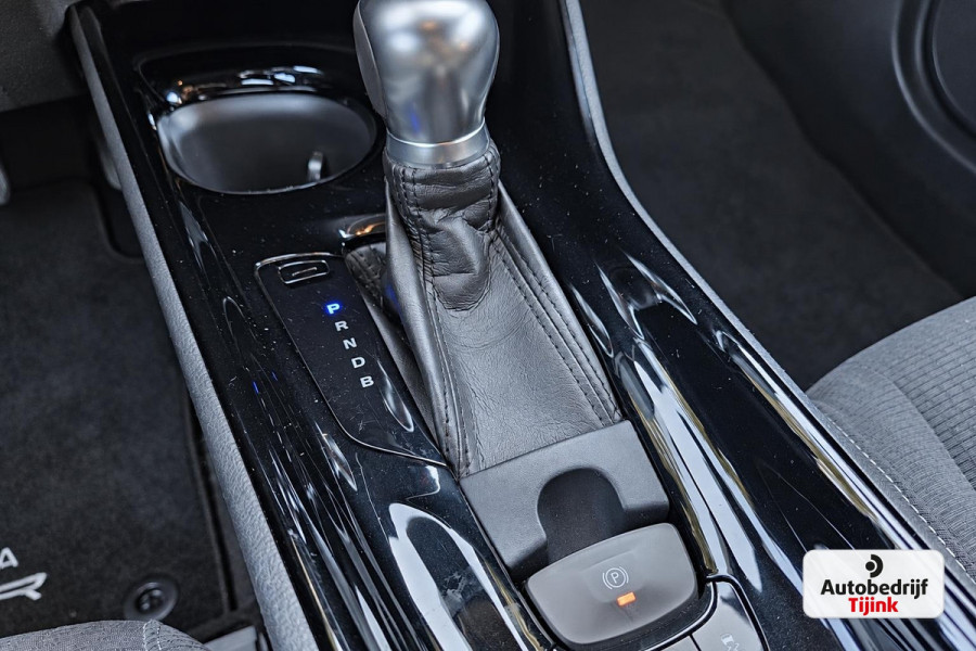 Toyota C-HR 1.8 Hybrid Dynamic | LED | Trekhaak | Camera | Stoelverwarming | All-seasons | Navi | Keyless |