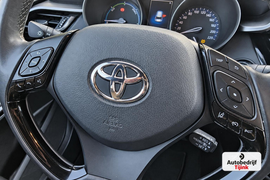 Toyota C-HR 1.8 Hybrid Dynamic | LED | Trekhaak | Camera | Stoelverwarming | All-seasons | Navi | Keyless |