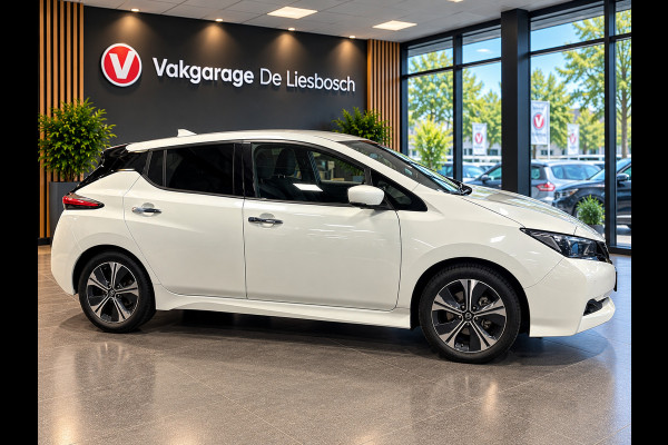 Nissan Leaf N-Connecta 40 kWh / camera / Navigatie / cruisecontrol /boeken/stoelverw