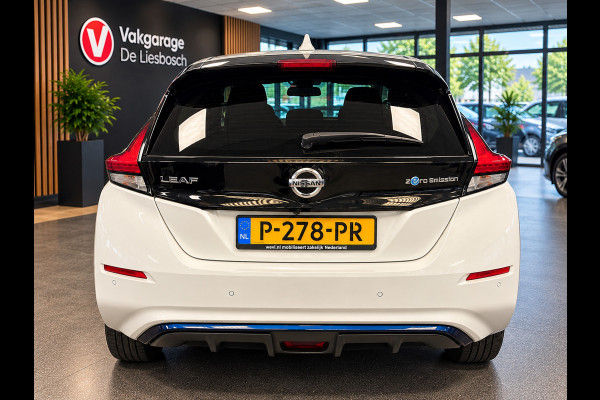 Nissan Leaf N-Connecta 40 kWh / camera / Navigatie / cruisecontrol /boeken/stoelverw