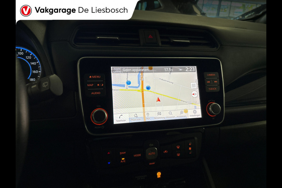 Nissan Leaf N-Connecta 40 kWh / camera / Navigatie / cruisecontrol /boeken/stoelverw