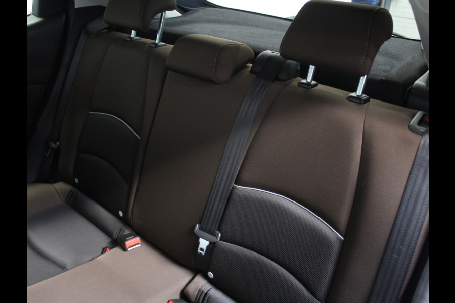 Mazda 2 1.5 Skyactiv-G Luxury CLIMATE | CRUISE | NAVI | LMV16 | DAB | CARPLAY | STOELVERW | PDC | LED