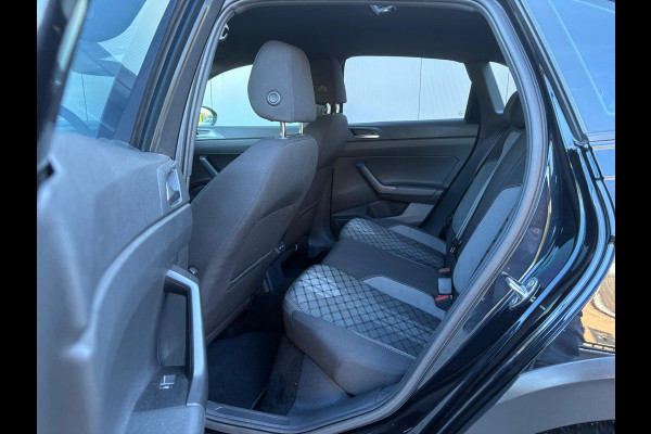 Volkswagen Taigo 110PK TSI Automaat R-Line Business Carplay-android/Camera/Stoelverwarming