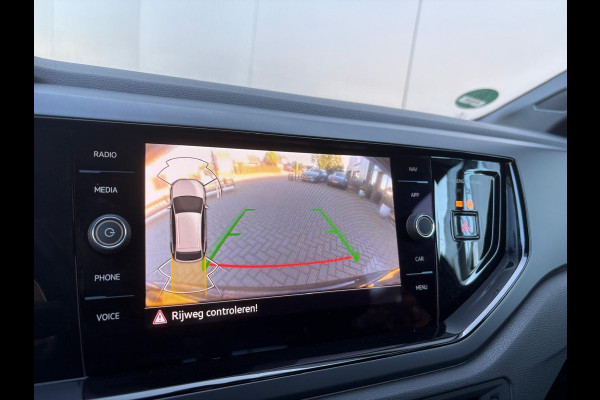 Volkswagen Taigo 110PK TSI Automaat R-Line Business Carplay-android/Camera/Stoelverwarming