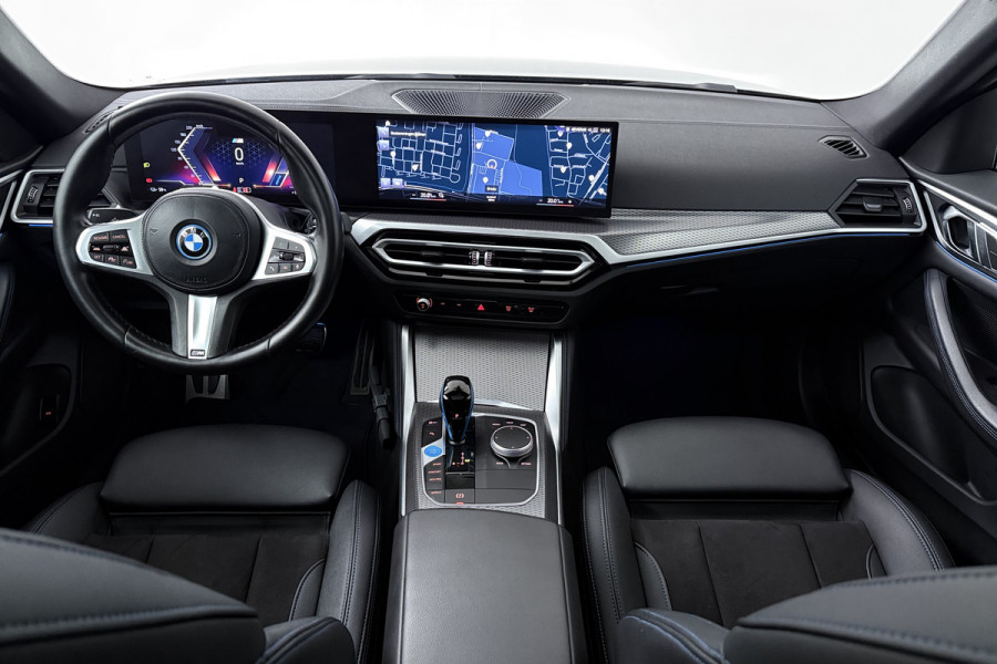 BMW i4 eDrive40 High Executive 84 kWh (PANORAMADAK, STOELVERWARMING, CARPLAY, LED)