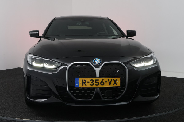 BMW i4 eDrive40 High Executive 84 kWh (PANORAMADAK, STOELVERWARMING, CARPLAY, LED)