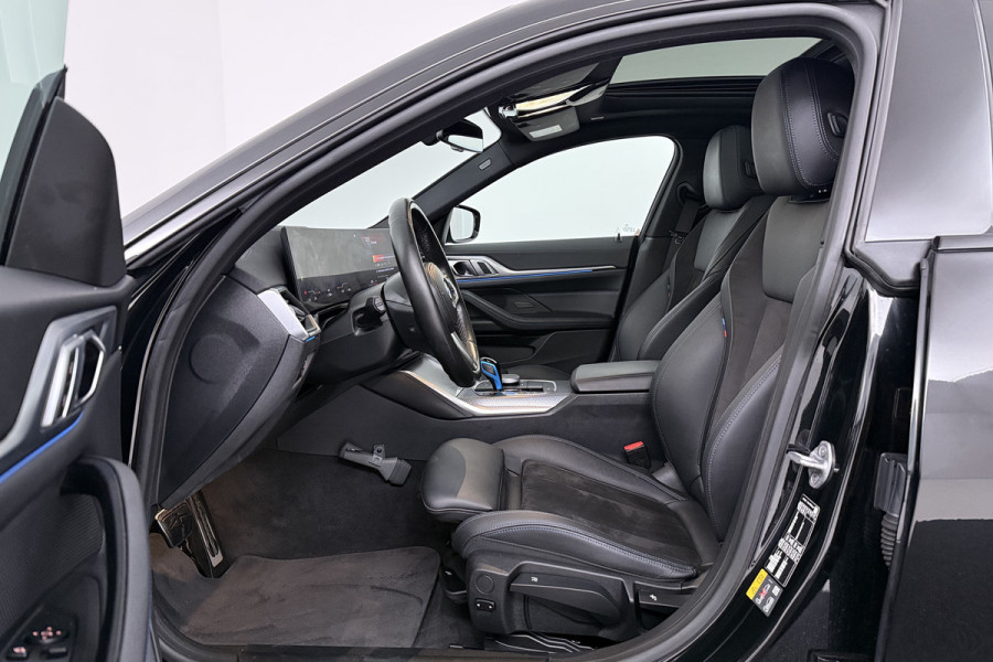 BMW i4 eDrive40 High Executive 84 kWh (PANORAMADAK, STOELVERWARMING, CARPLAY, LED)