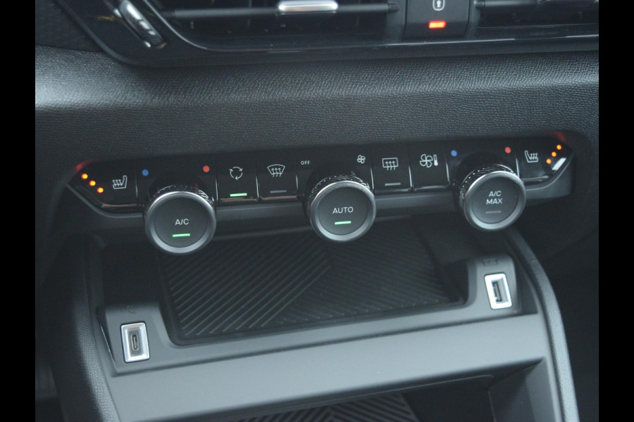 Citroën C4 1.2 Hybrid 145pk Collection Verwarmde voorruit l Navigatie l Apple Carplay/Android Auto l Stoel verwarming l Camera