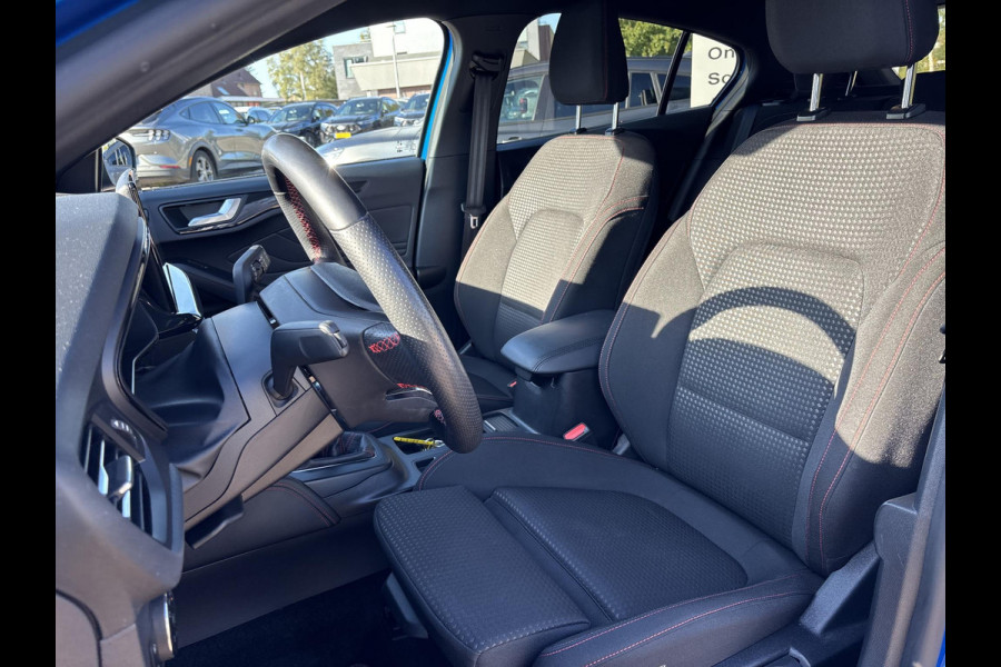 Ford Focus 1.0 EcoBoost Hybrid ST Line X 125pk Trekhaak | Adaptive cruise control | Winter pack | AGR Stoel | Achteruitrijcamera | Rode Remklauwen