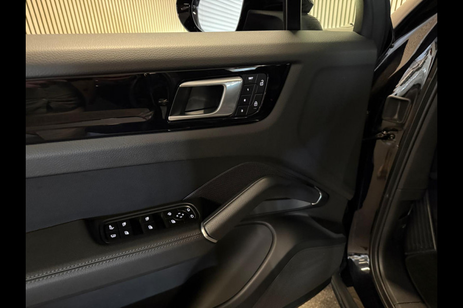 Porsche Cayenne Coupé 3.0 E-Hybrid SPORT DESIGN-LUCHTVERING-PANORAMA-SPORT CHRONO-COMPLEET