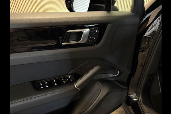 Porsche Cayenne Coupé 3.0 E-Hybrid SPORT DESIGN-LUCHTVERING-PANORAMA-SPORT CHRONO-COMPLEET