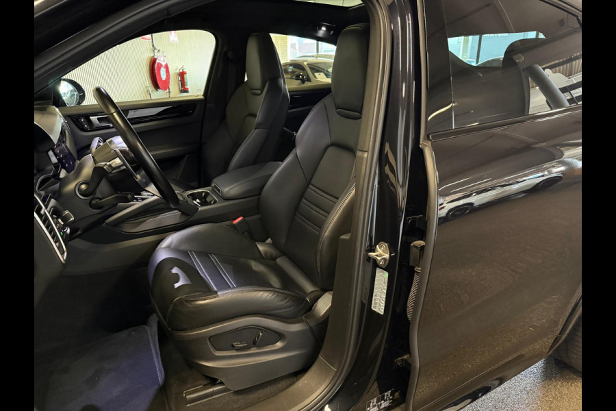 Porsche Cayenne Coupé 3.0 E-Hybrid SPORT DESIGN-LUCHTVERING-PANORAMA-SPORT CHRONO-COMPLEET