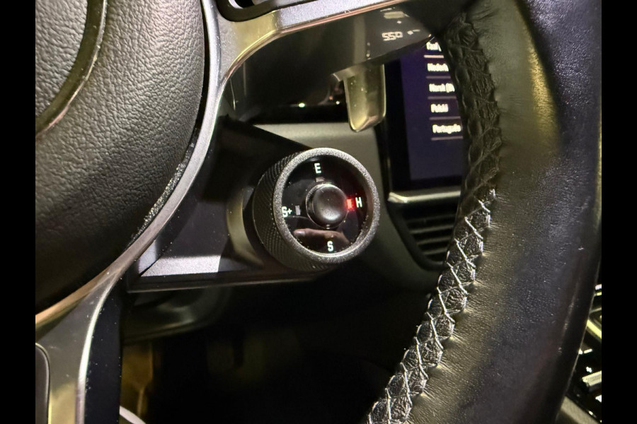 Porsche Cayenne Coupé 3.0 E-Hybrid SPORT DESIGN-LUCHTVERING-PANORAMA-SPORT CHRONO-COMPLEET