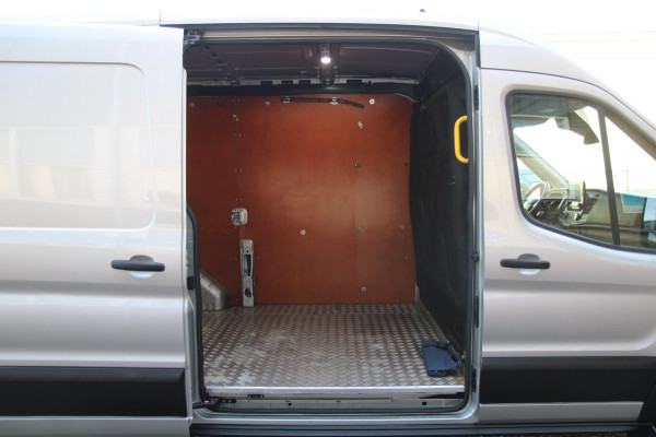 Ford Transit 350 2.0 TDCI L2H2 Trend MHEV 130PK / Sync 3 / Dealer onderhoudsbeurt