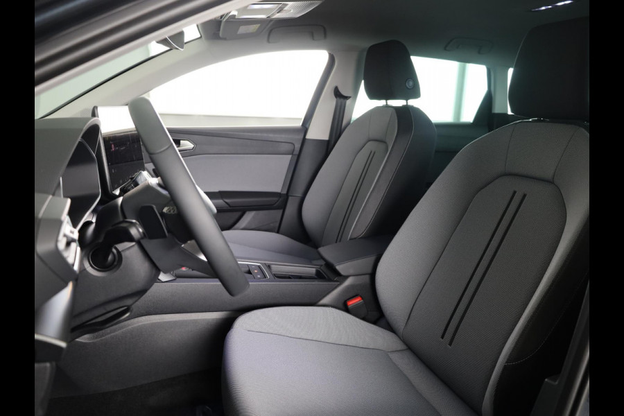 Seat Leon Sportstourer 1.5 eTSI Style Business Intense | Technology Pack | Verwarmbare Voorstoelen + Stuurwiel | Elektr. Achterklep | Keyless Entry | Magnetic tech Metallic|