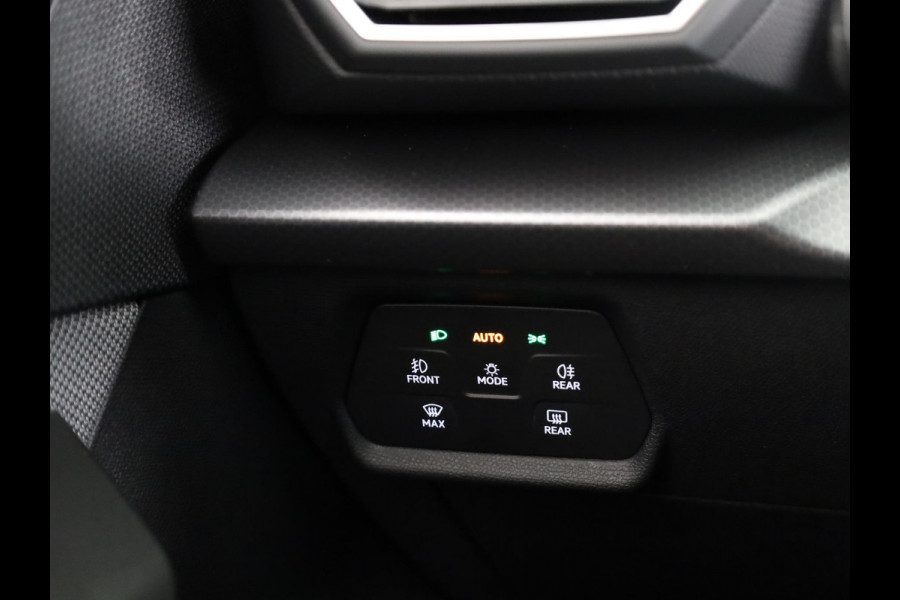 Seat Leon Sportstourer 1.5 eTSI Style Business Intense | Technology Pack | Verwarmbare Voorstoelen + Stuurwiel | Elektr. Achterklep | Keyless Entry | Magnetic tech Metallic|