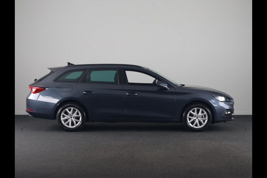 Seat Leon Sportstourer 1.5 eTSI Style Business Intense | Technology Pack | Verwarmbare Voorstoelen + Stuurwiel | Elektr. Achterklep | Keyless Entry | Magnetic tech Metallic|