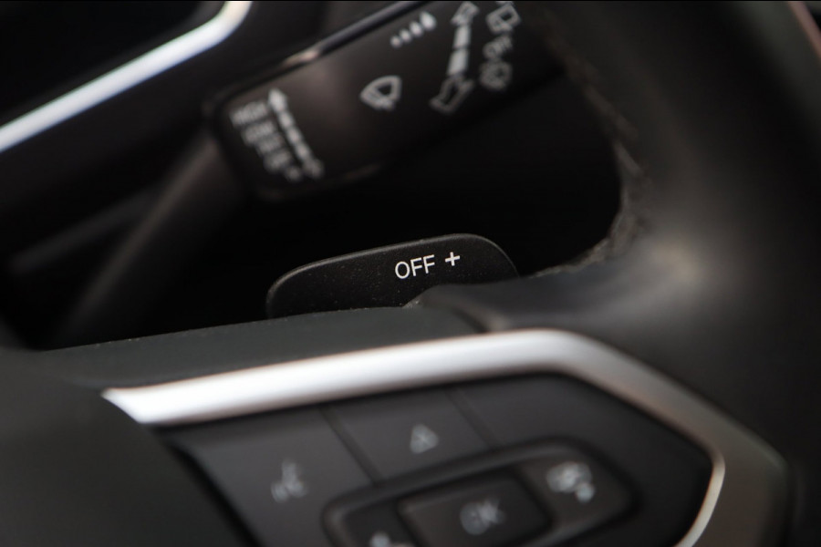 Volkswagen Tiguan Allspace 1.5 TSI ACT / PANODAK / VIRTUAL / ACC / KEYLESS / CAMERA / CARPLAY