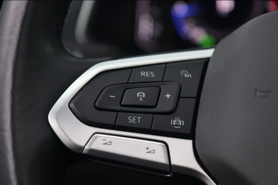 Volkswagen Tiguan Allspace 1.5 TSI ACT / PANODAK / VIRTUAL / ACC / KEYLESS / CAMERA / CARPLAY