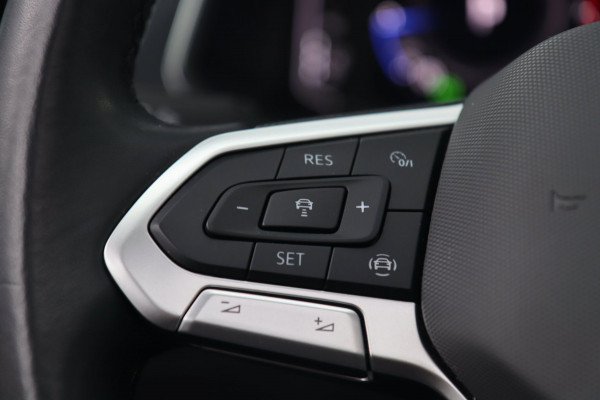 Volkswagen Tiguan Allspace 1.5 TSI ACT / PANODAK / VIRTUAL / ACC / KEYLESS / CAMERA / CARPLAY