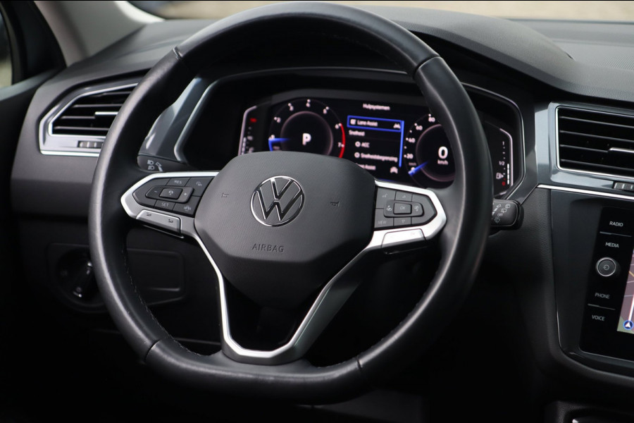 Volkswagen Tiguan Allspace 1.5 TSI ACT / PANODAK / VIRTUAL / ACC / KEYLESS / CAMERA / CARPLAY
