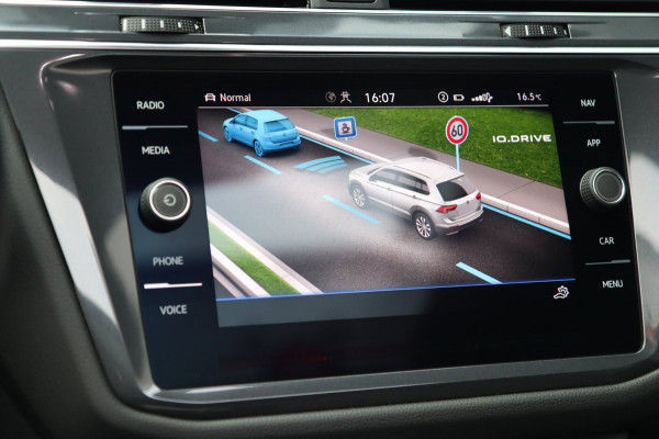 Volkswagen Tiguan Allspace 1.5 TSI ACT / PANODAK / VIRTUAL / ACC / KEYLESS / CAMERA / CARPLAY