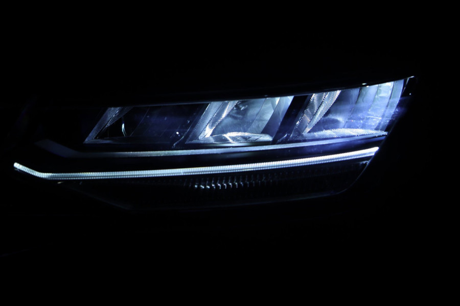 Volkswagen Tiguan Allspace 1.5 TSI ACT / PANODAK / VIRTUAL / ACC / KEYLESS / CAMERA / CARPLAY