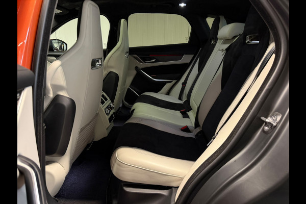 Jaguar F-Pace 5.0 P550 V8 SVR Speciale lak SVO Ultra Metallic Trekhaak Meridian Carbon Pano CameraDealer Onderhouden