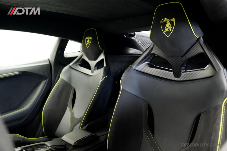 Lamborghini Revuelto | Passenger Display | Carbon Interior