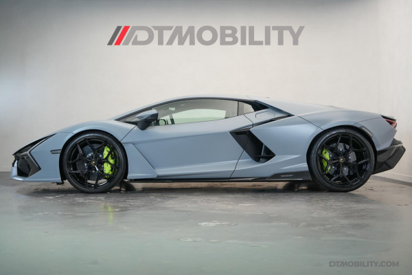 Lamborghini Revuelto | Passenger Display | Carbon Interior