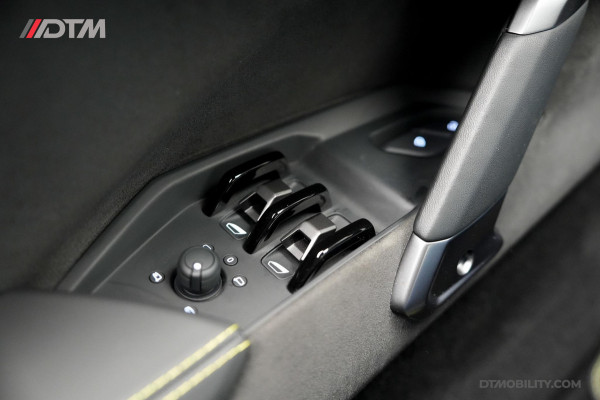 Lamborghini Revuelto | Passenger Display | Carbon Interior