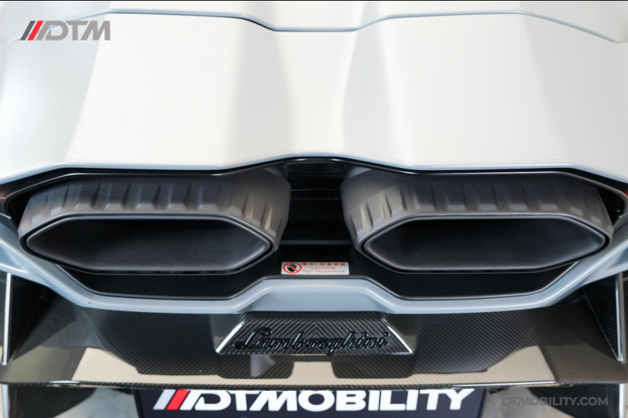Lamborghini Revuelto | Passenger Display | Carbon Interior