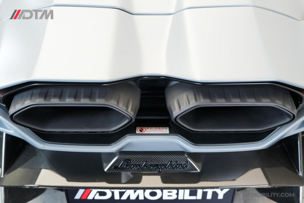 Lamborghini Revuelto | Passenger Display | Carbon Interior