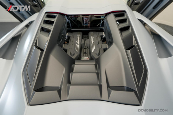 Lamborghini Revuelto | Passenger Display | Carbon Interior