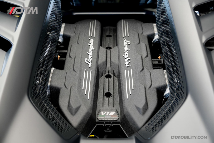 Lamborghini Revuelto | Passenger Display | Carbon Interior