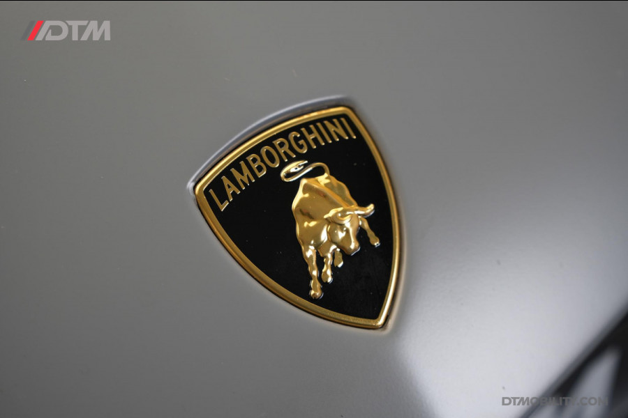 Lamborghini Revuelto | Passenger Display | Carbon Interior