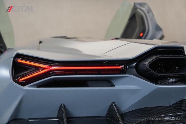 Lamborghini Revuelto | Passenger Display | Carbon Interior