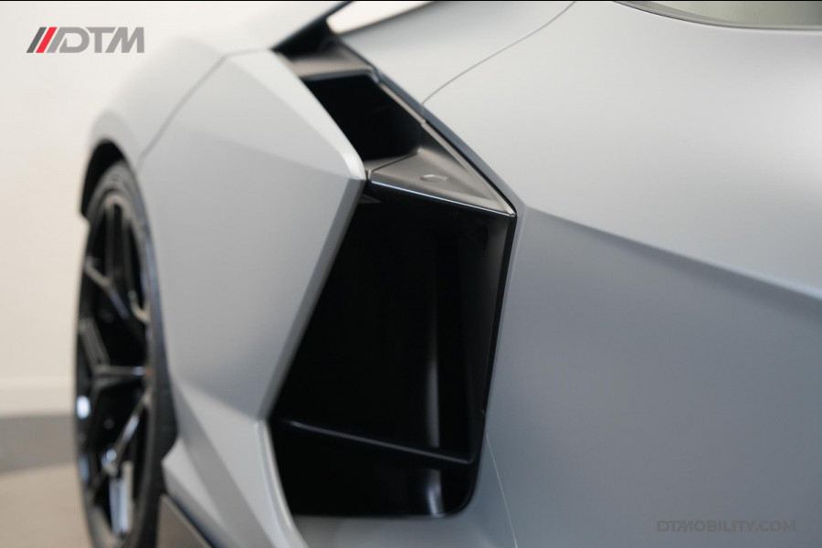 Lamborghini Revuelto | Passenger Display | Carbon Interior