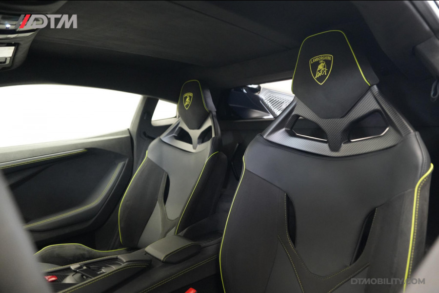 Lamborghini Revuelto | Passenger Display | Carbon Interior
