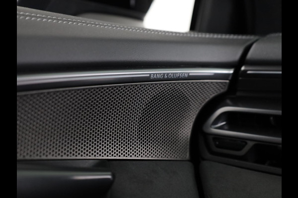Audi RS5 Avant e-hybrid 470 kW/639 pk | Audi Sportpakket | Mugelloblau Perl | Panorama-glasdak | Head-up display |