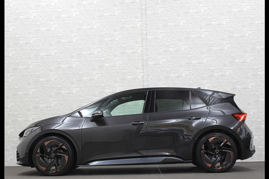 CUPRA Born e-Boost 231PK 62 kWh | Panorama | Dynamic-Pakket | 20'' Blizzard | ACC | Dodehoek | Copper-Details | Keyless | Sfeerverlichting | LED | Pilot M+ | Tech-L Pakket | Carplay | Stuurverwarming | Interieur-Voorverwarming | Getint Glas | Draadloos Laden |