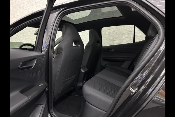 CUPRA Born e-Boost 231PK 62 kWh | Panorama | Dynamic-Pakket | 20'' Blizzard | ACC | Dodehoek | Copper-Details | Keyless | Sfeerverlichting | LED | Pilot M+ | Tech-L Pakket | Carplay | Stuurverwarming | Interieur-Voorverwarming | Getint Glas | Draadloos Laden |