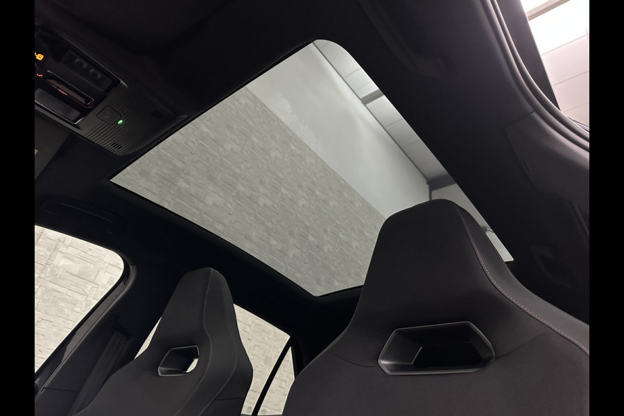 CUPRA Born e-Boost 231PK 62 kWh | Panorama | Dynamic-Pakket | 20'' Blizzard | ACC | Dodehoek | Copper-Details | Keyless | Sfeerverlichting | LED | Pilot M+ | Tech-L Pakket | Carplay | Stuurverwarming | Interieur-Voorverwarming | Getint Glas | Draadloos Laden |