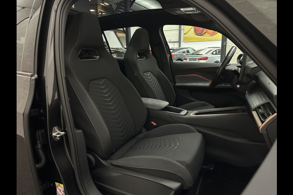 CUPRA Born e-Boost 231PK 62 kWh | Panorama | Dynamic-Pakket | 20'' Blizzard | ACC | Dodehoek | Copper-Details | Keyless | Sfeerverlichting | LED | Pilot M+ | Tech-L Pakket | Carplay | Stuurverwarming | Interieur-Voorverwarming | Getint Glas | Draadloos Laden |