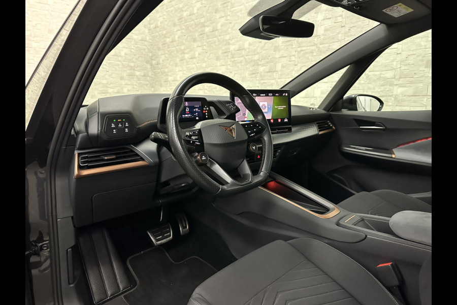 CUPRA Born e-Boost 231PK 62 kWh | Panorama | Dynamic-Pakket | 20'' Blizzard | ACC | Dodehoek | Copper-Details | Keyless | Sfeerverlichting | LED | Pilot M+ | Tech-L Pakket | Carplay | Stuurverwarming | Interieur-Voorverwarming | Getint Glas | Draadloos Laden |