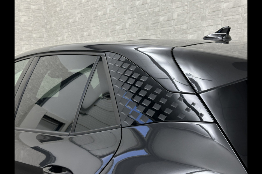 CUPRA Born e-Boost 231PK 62 kWh | Panorama | Dynamic-Pakket | 20'' Blizzard | ACC | Dodehoek | Copper-Details | Keyless | Sfeerverlichting | LED | Pilot M+ | Tech-L Pakket | Carplay | Stuurverwarming | Interieur-Voorverwarming | Getint Glas | Draadloos Laden |