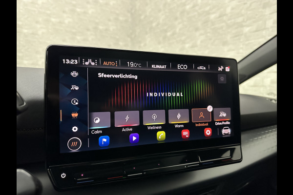 CUPRA Born e-Boost 231PK 62 kWh | Panorama | Dynamic-Pakket | 20'' Blizzard | ACC | Dodehoek | Copper-Details | Keyless | Sfeerverlichting | LED | Pilot M+ | Tech-L Pakket | Carplay | Stuurverwarming | Interieur-Voorverwarming | Getint Glas | Draadloos Laden |