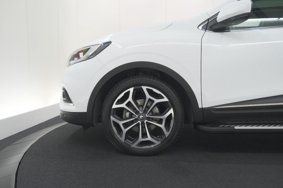 Renault Kadjar TCe 140 EDC Bose | Trekhaak | Panoramadak | Allseason Banden | Camera