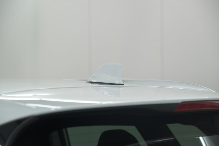 Renault Kadjar TCe 140 EDC Bose | Trekhaak | Panoramadak | Allseason Banden | Camera